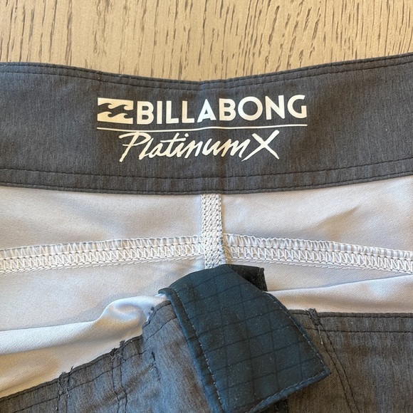 Men’s Billabong Platinum X Boardshorts - Picture 3 of 6